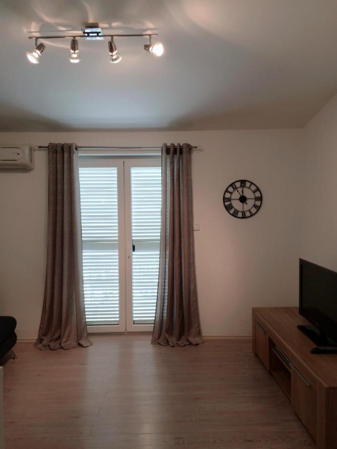 Apartment Cesarica Extérieur photo